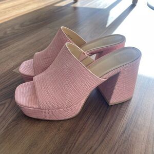 Urban outfitters size 9 light pink crocodile mule heels